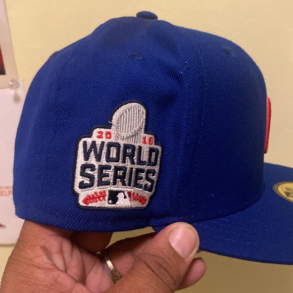 New Era fitted hat “Chicago Cubs” 7 1/8 🔥🔥🔥 2016 WS GREAT CONDITION I GOT 2! - Picture 2 of 5